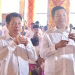​លោកឧត្តមសេនីយ៍ត្រី សាក់ សារ៉ាង ដឹកនាំមន្ត្រីក្រោមឱវាទ ចូលរួមកាន់បិណ្ឌវេនទី១ នៅវេឡុគង្គារាម (ហៅវត្តអូរឫស្សី) ក្រុងក្រចេះ
